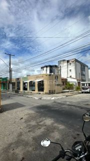 Vendo Galeria com 6 Lojas + uma casa com 3 quartos localizada na Gruta de Lourdes