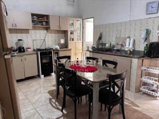 CASA  I PERFIL COMERCIAL I Jatiúca em rua principal