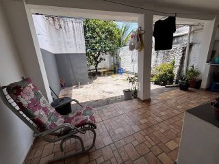 CASA  I PERFIL COMERCIAL I Jatiúca em rua principal