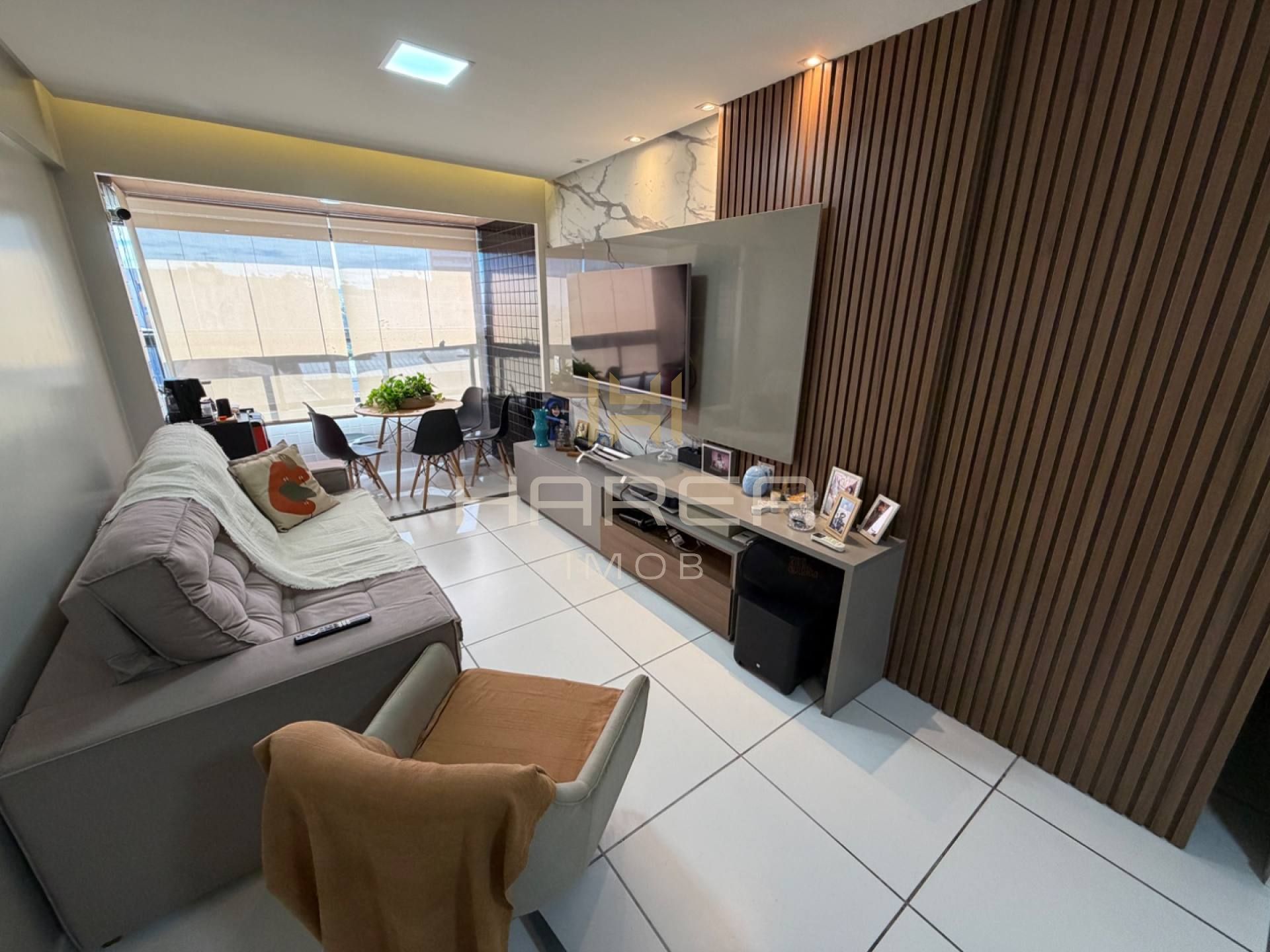 Edf. Pinot Noir 2/4 na Ponta Verde. Oportunidade para morar/rentabilizar!