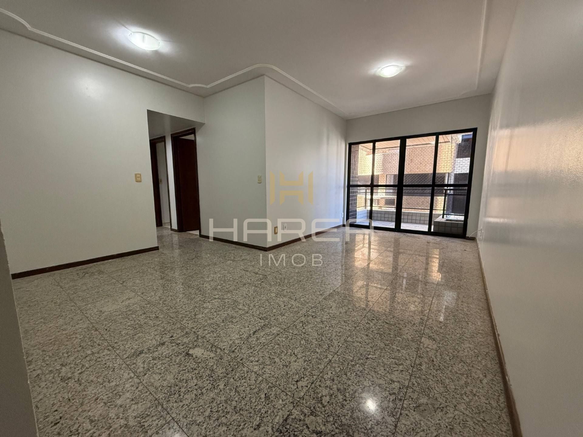 Edifício Maison du Triomphe com 3/4 próximo a praia!