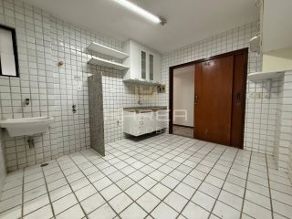 Edifício Maison du Triomphe com 3/4 próximo a praia!