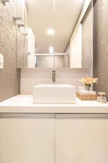 Apartamento beira mar - Impecável - Porteira Fechada -2 quartos