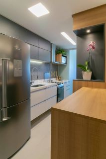 Apartamento beira mar - Impecável - Porteira Fechada -2 quartos