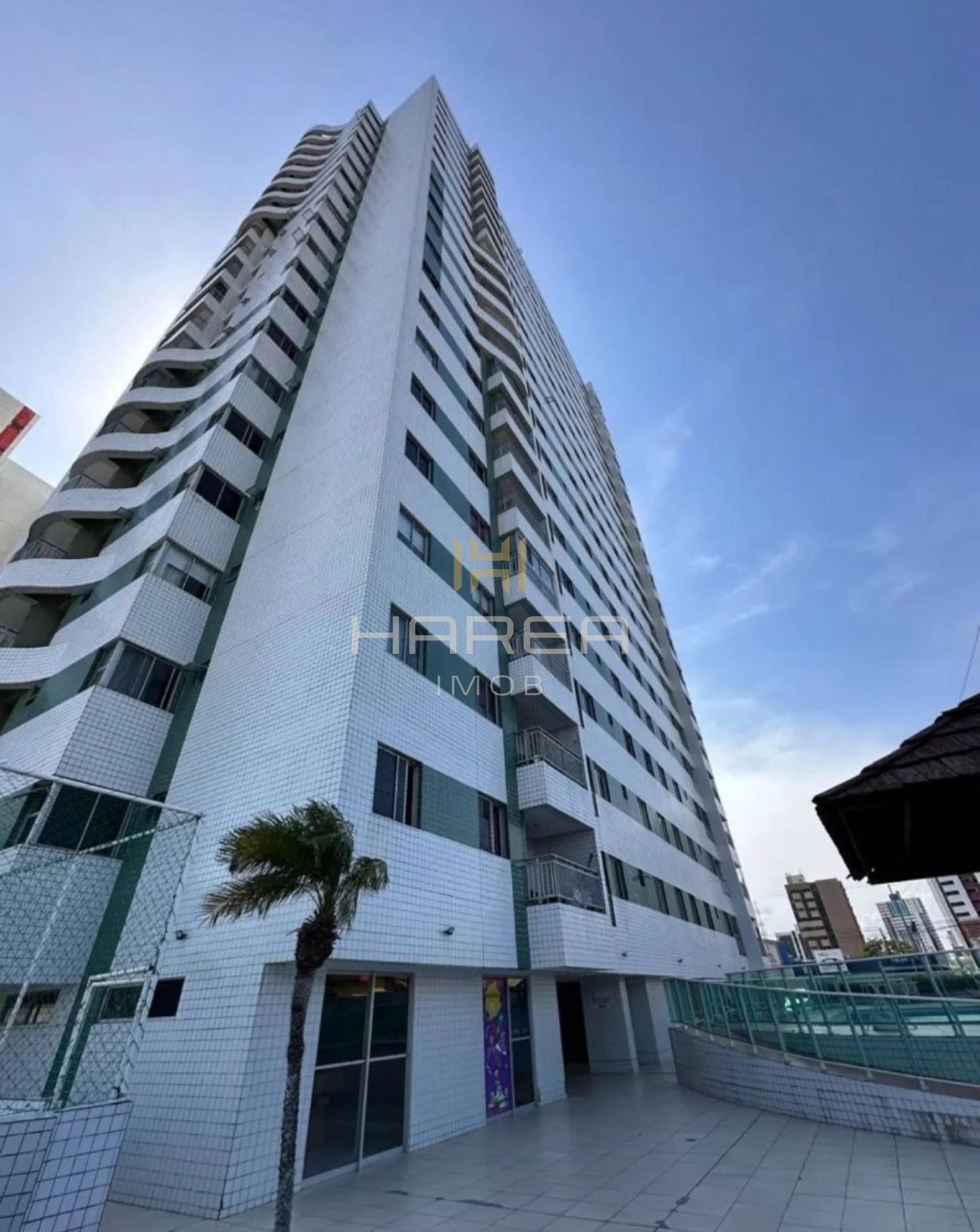 Edf. Terrazzos, farol / Nascente 3/4