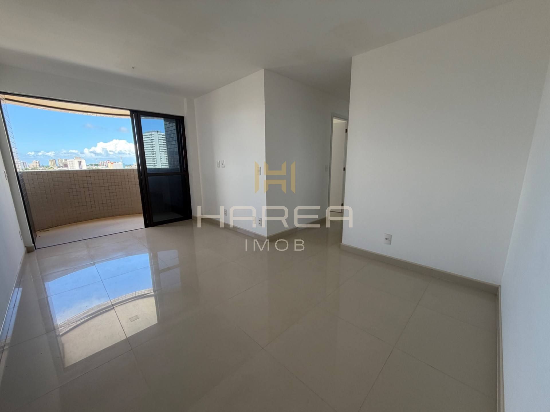 Apartamento 3/4, 1 suíte no Farol com 72m2, andar alto e 02 vagas de garagem