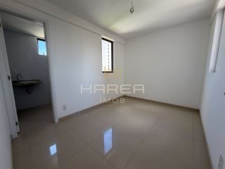 Apartamento 3/4, 1 suíte no Farol com 72m2, andar alto e 02 vagas de garagem