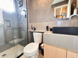 Quarto e Sala (luxo) - P. Verde -  Porteira Fechada -  50m da praia ponta verde