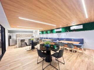 Quarto e Sala (luxo) - P. Verde -  Porteira Fechada -  50m da praia ponta verde