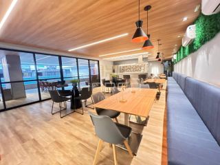 Quarto e Sala (luxo) - P. Verde -  Porteira Fechada -  50m da praia ponta verde