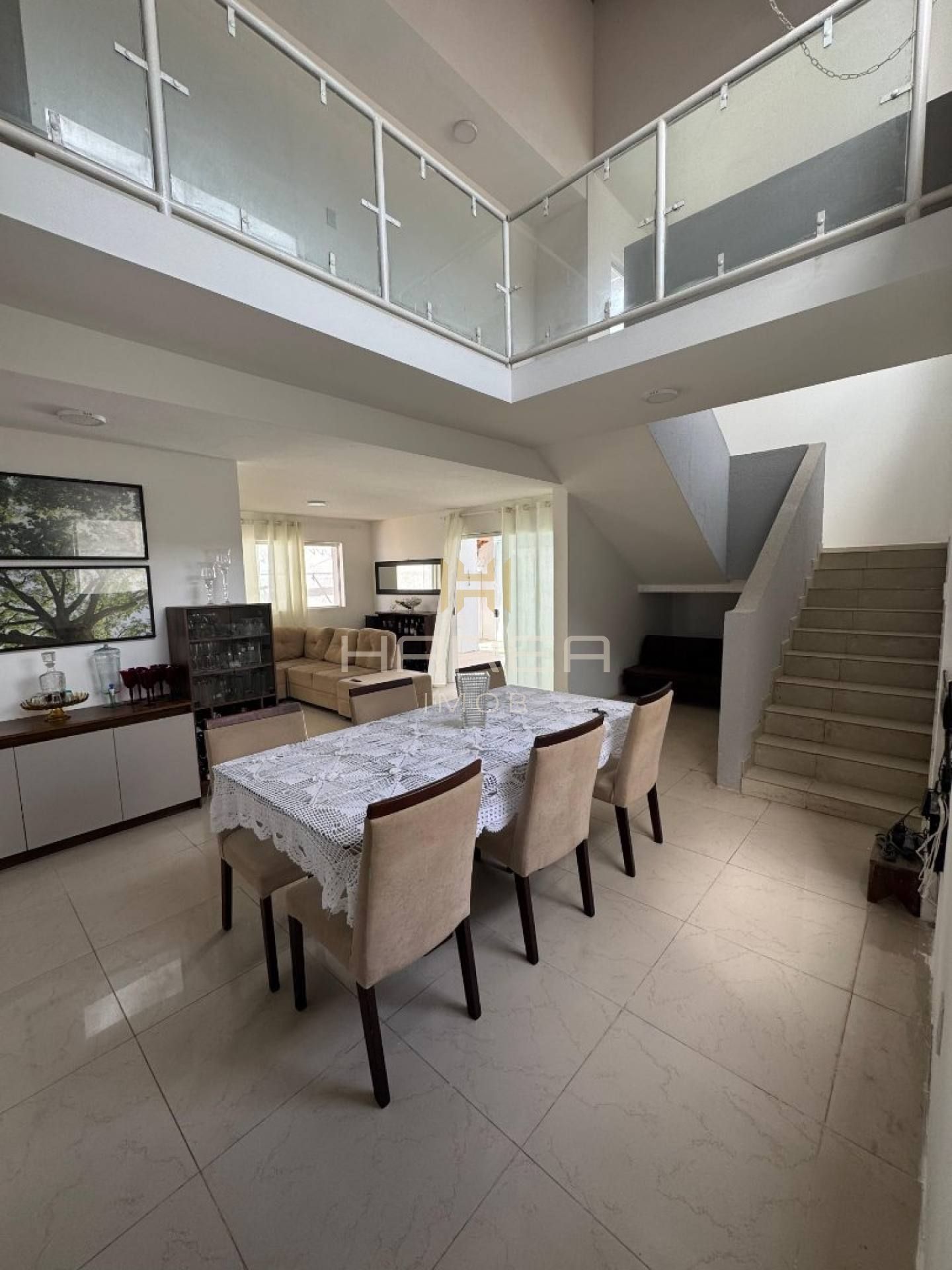 Casa com piscina no Antares