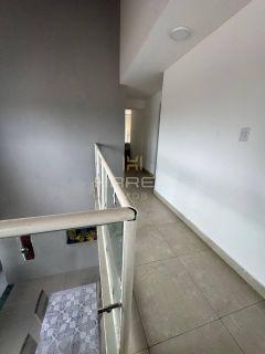 Casa com piscina no Antares