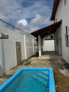 Casa com piscina no Antares