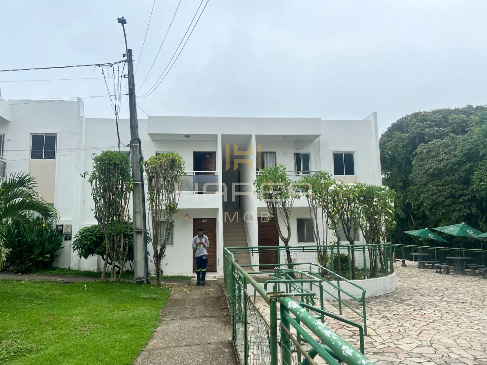 Res. Vivenda do Alto / 2quartos com 1 Suíte / 02 vagas de garagem / Santa Amélia