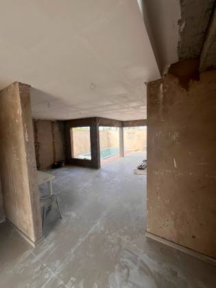 CASA    -   232m² com piscina - cond. Angatu