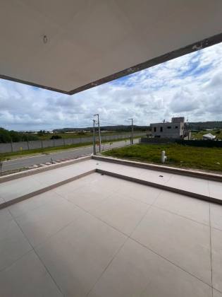 CASA    -   232m² com piscina - cond. Angatu
