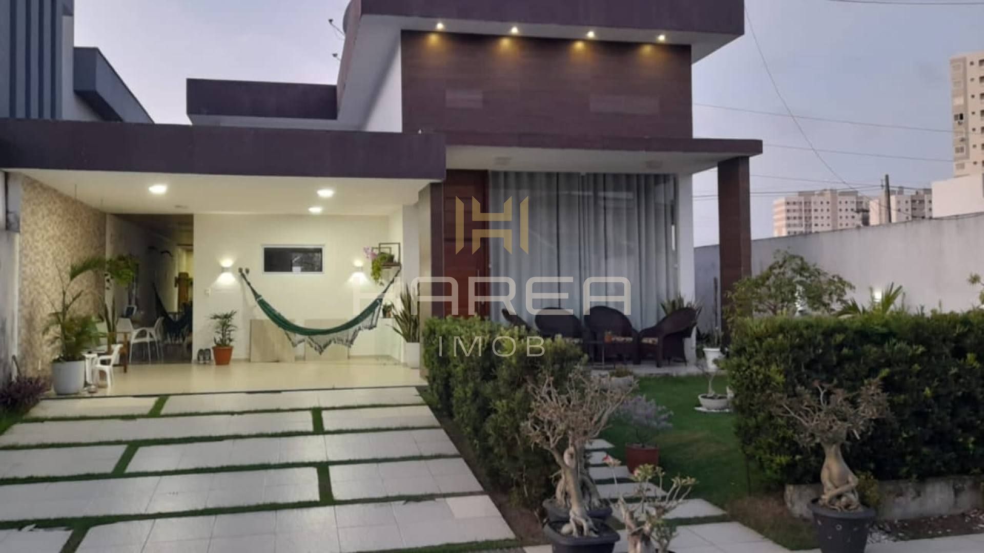 Casa no condomínio Jardim Europa / Antares