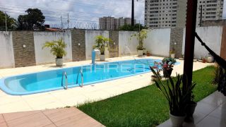 Casa no condomínio Jardim Europa / Antares