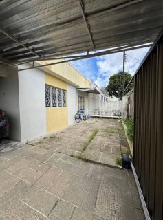 Casa no Tabuleiro dos Martins/ 4 quartos