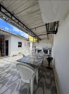 Casa no Tabuleiro dos Martins/ 4 quartos