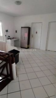 Casa no condomínio Bosque das Bromélias / Serraria