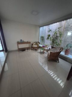 CASA 03 QUARTOS SENDO 0 SUÍTES - TRANSV. DA AV. ROTARY