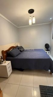 Casa com primeiro andar / 3 quartos / Serraria
