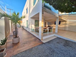 Casa de alto padrão / 4 quartos / serraria