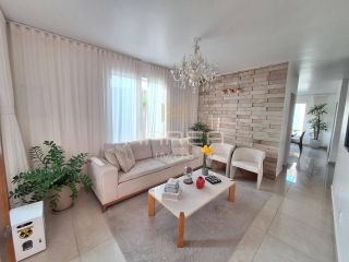Casa de alto padrão / 4 quartos / serraria