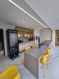 Casa de alto padrão / 4 quartos / serraria