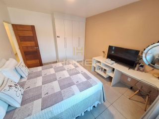 Casa de alto padrão / 4 quartos / serraria