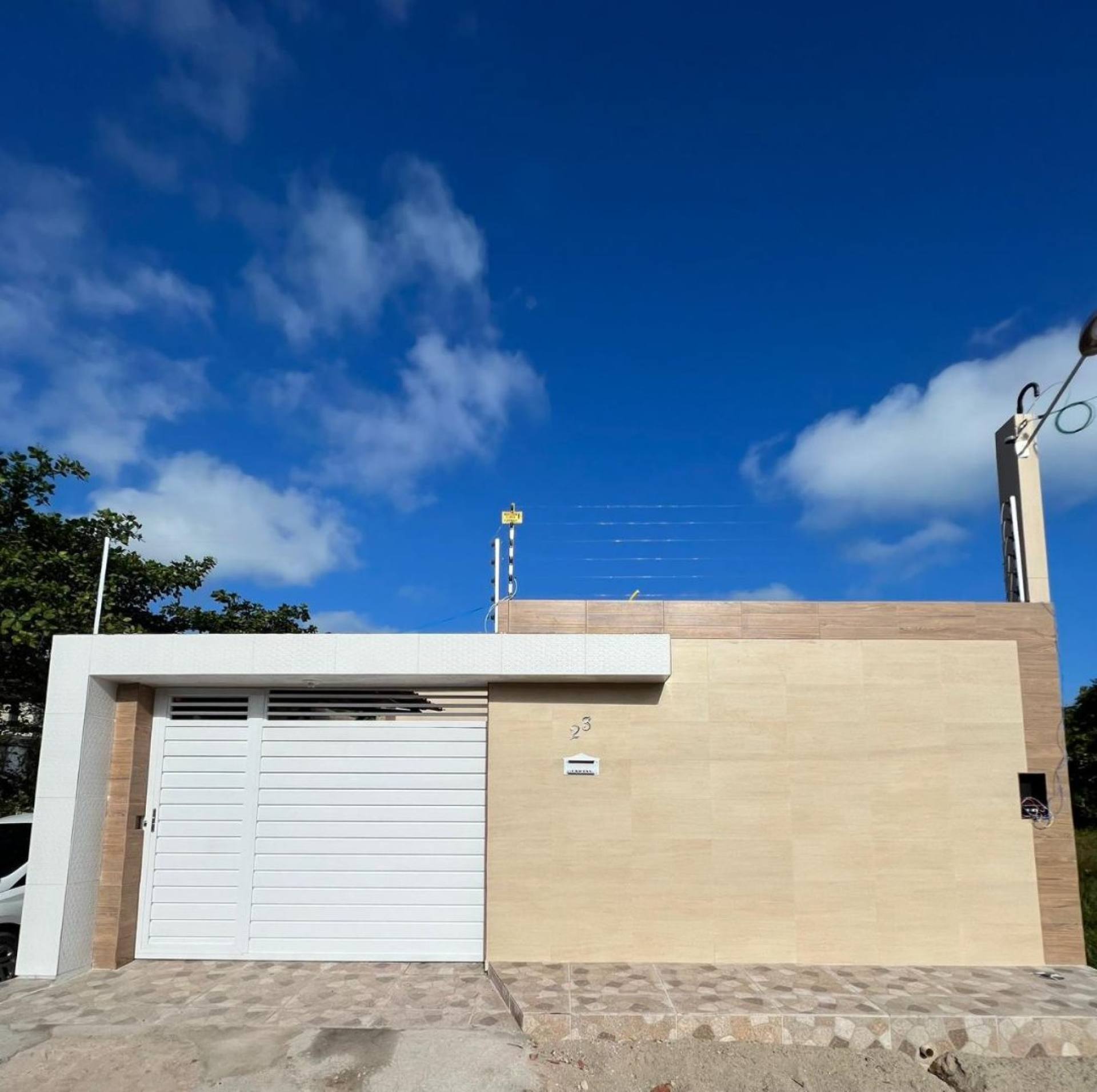 Casa Nova com Piscina | Em frente às Marinas Carneiros