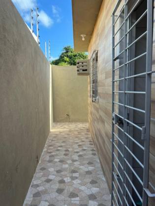 Casa Nova com Piscina | Em frente às Marinas Carneiros