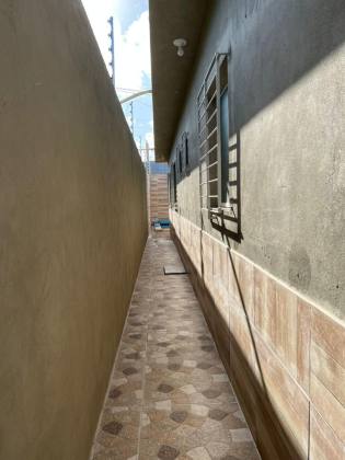 Casa Nova com Piscina | Em frente às Marinas Carneiros