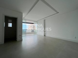 Apartamento Frente Nereu Ramos - 3 suítes e 3 vagas de garagem, ampla área de Lazer completa ( DE R$ 2.100.000,00  POR R$ 1.620.000,00 Á VISTA )