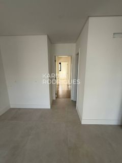 Apartamento 3 suítes e 2 vagas ampla área de Lazer na Meia Praia de R$ 2.200.000,00 por R$ 1.680.000,00 ( R$ 600 mil de entrada e saldo em 60x ).