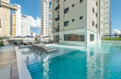 Apartamento 3 suítes e 2 vagas ampla área de Lazer na Meia Praia