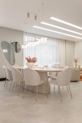 Apartamento 3 suítes e 2 vagas ampla área de Lazer na Meia Praia