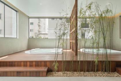 Apartamento 3 suítes e 2 vagas ampla área de Lazer na Meia Praia