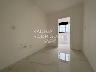 Oportunidade na Meia Praia Frente 3º Aven 3 suítes e 2 vagas lazer completo R$ 1.200.000,00 á vista