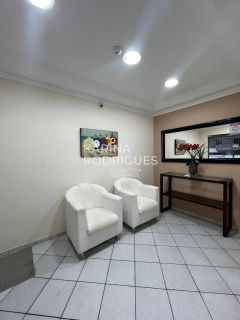 Excelente Apartamento Quadra Mar na Meia Praia 2 quartos sendo 1 suíte