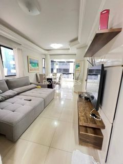 Excelente Apartamento Quadra Mar na Meia Praia 2 quartos sendo 1 suíte
