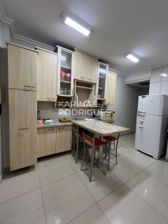 Excelente Apartamento Quadra Mar na Meia Praia 2 quartos sendo 1 suíte