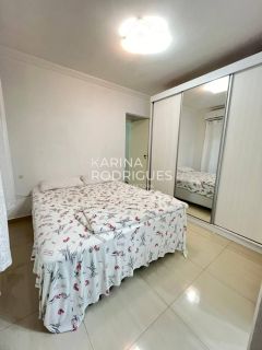 Excelente Apartamento Quadra Mar na Meia Praia 2 quartos sendo 1 suíte