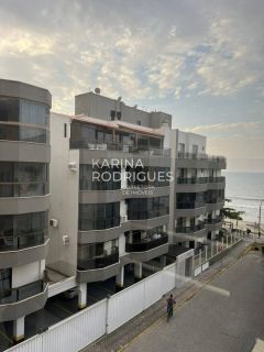Excelente Apartamento Quadra Mar na Meia Praia 2 quartos sendo 1 suíte