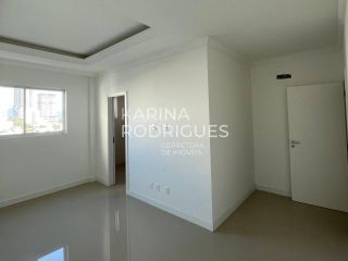 Excelente Apartamento 176 m² sendo 3 suítes e 3 vagas ampla área de lazer ( Avalia absorver permuta por terreno em Santa Catarina e Paraná, Curitiba e Cascavel)