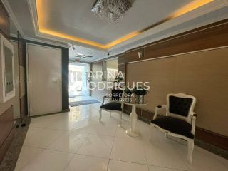 Cobertura na Rua do Russi Russi em Meia Praia 3 quartos sendo 1 suíte 4 vagas de garagem