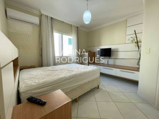 Cobertura na Rua do Russi Russi em Meia Praia 3 quartos sendo 1 suíte 4 vagas de garagem