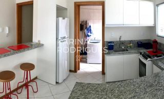 Excelente Apartamento de 3 suítes na Meia Praia para Temporada