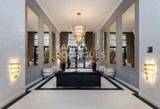 Apartamento 280 m² 3 suítes e 2 vagas finamente mobiliado na Meia Praia